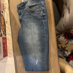 Jeans Size 14 ankle lightly distressed